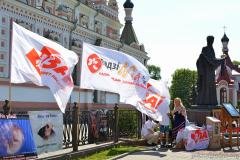 "Свеча памяти" и молебен о защите жизни: у Покровского собора продолжается пролайф-марафон