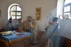 Архиепископ Артемий совершил литургию в храме в честь Коложской иконы Божией Матери