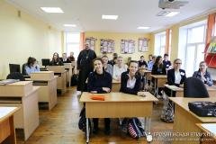 Благочинный Зельвенского округа встретился с учащимися 9-го класса Зельвенской гимназии №1