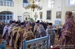 Архиепископ Артемий совершил Литургию Преждеосвященных Даров в храме деревни Массоляны Архиепископ Артемий совершил Литургию Преждеосвященных Даров в храме деревни Массоляны