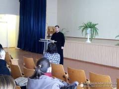Священник принял участие в общешкольном родительском собрании в школе №22 города Гродно