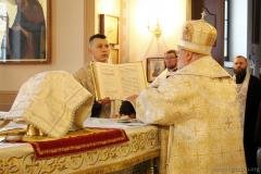 Архиепископ Артемий возглавил в Покровском соборе Божественную литургию и совершил иерейскую хиротонию