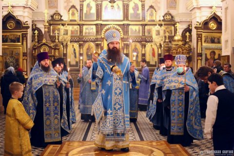 В канун Недели 24-й по Пятидесятнице архиепископ Антоний совершил всенощное бдение в Покровском кафедральном соборе города Гродно