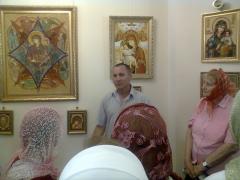 9 июня 2013г. Выставка икон и картин из янтаря и жемчуга в храме святителя Луки