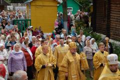 Поднятие купола и креста на храм в честь Усекновения Главы Иоанна Предтечи г.Гродно