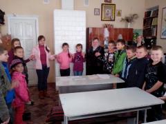 15 сентября 2013г. Начались занятия в воскресной школе храма в честь Воздвижения Креста Господня г.Свислочь
