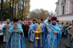 14 октября 2013г. В праздник Покрова Пресвятой Богородицы архиепископ Артемий совершил литургию в кафедральном соборе Гродно