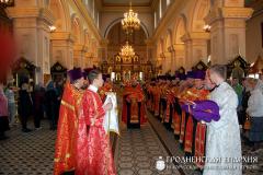 20 апреля 2014 года. Архиепископ Артемий возглавил Пасхальную вечерню в кафедральном соборе Гродно 20 апреля 2014 года. Архиепископ Артемий возглавил Пасхальную вечерню в кафедральном соборе Гродно