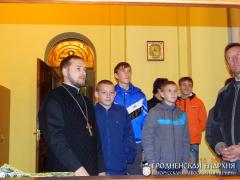 7 октября 2014 года. Участники патриотического военно-спортивного клуба посетили храм в поселке Красносельский 7 октября 2014 года. Участники патриотического военно-спортивного клуба посетили храм в поселке Красносельский