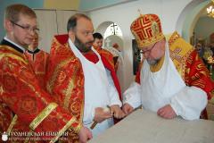 17 мая 2015 года. В Неделю 6-ю по Пасхе архиепископ Артемий совершил чин освящения престола и Божественную литургию в храме деревни Коптевка