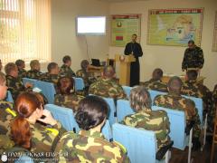 15 сентября 2015 года. Священник встретился с военнослужащими 3-го отдельного стрелкового батальона