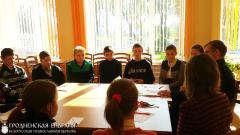 14 октября 2015 года. В день Покрова Богородицы священник посетил школу деревни Пархимовцы