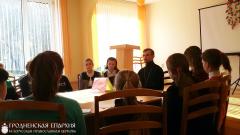 14 октября 2015 года. В день Покрова Богородицы священник посетил школу деревни Пархимовцы