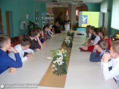 22 октября 2015 года. В библиотеке города Скиделя состоялась встреча учащихся школы №1 со священником