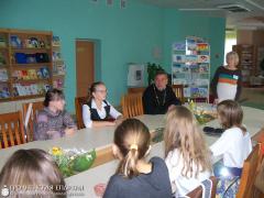 22 октября 2015 года. В библиотеке города Скиделя состоялась встреча учащихся школы №1 со священником