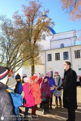 29 октября 2015 года. Воспитанники воскресной школы при храме Архангела Михаила Щучина посетили Жировичский монастырь и деревню Сынковичи