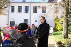 29 октября 2015 года. Воспитанники воскресной школы при храме Архангела Михаила Щучина посетили Жировичский монастырь и деревню Сынковичи