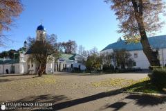 29 октября 2015 года. Воспитанники воскресной школы при храме Архангела Михаила Щучина посетили Жировичский монастырь и деревню Сынковичи