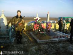Священник принял участие в перезахоронении воинов