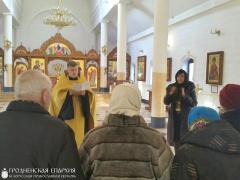 В храме Архиерейского Подворья состоялся молебен для глухих и слабослышащих людей