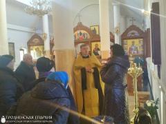 В храме Архиерейского Подворья состоялся молебен для глухих и слабослышащих людей