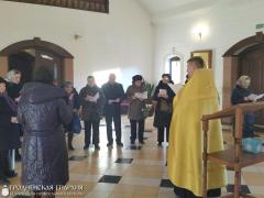 В храме Архиерейского Подворья состоялся молебен для глухих и слабослышащих людей