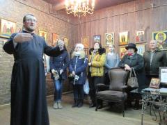 с 8 по 13 декабря в галерее "У Майстра" проходит выставка работ воспитанников детской иконописной студии «Покров»