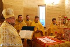 Архиепископ Артемий совершил литургию в храме Виленских мучеников прихода Спиридона Тримифунтского