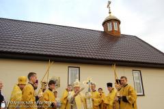 Архиепископ Артемий совершил литургию в храме Виленских мучеников прихода Спиридона Тримифунтского
