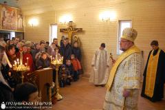 Архиепископ Артемий совершил литургию в храме Виленских мучеников прихода Спиридона Тримифунтского