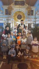 Перквокласники поздравили прихожан храма святого Александра Невского в Вертелишках