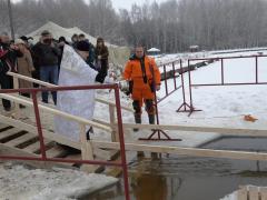 В Волковыске прошло традиционное крещенское купание