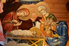 «Предпразднуем, людие, Христово Рождество…» - у входа в Свято-Покровский собор установлен вертеп