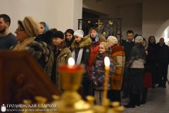 В новогоднюю ночь архиепископ Артемий совершил литургию в Ольгинской церкви города Гродно
