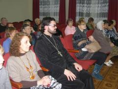 Учащиеся воскресной школы посетили жильцов Дома ветеранов