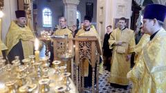 Благодарственный молебен в Покровском соборе по случаю 20-летия архиерейской хиротонии архиепископа Артемия