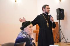 «Христианские отношения в супружестве»: гостями в клубе православного общения при Покровском соборе были протоиерей Павел Сердюк и матушка Вероника Владимировна