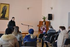 Детский психолог Анна Янчий продолжает собеседования с участниками родительского клуба