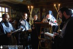 Повечерие и чтение канона Андрея Критского в часовне в честь Тихвинской иконы Божией Матери возглавил архиепископ Артемий