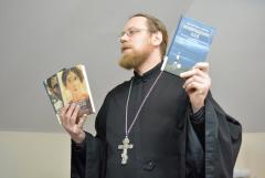 В Свято-Владимирской церкви состоялась профилактическая беседа о наркомании и презентация специализированного библиотечного отдела
