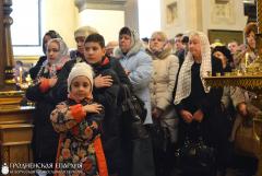 В Неделю Торжества Православия архиепископ Артемий совершил литургию в кафедральном соборе Гродно