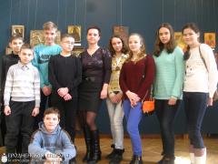 Детская иконописная студия «Покров» посетила выставку старинных икон в Новом замке