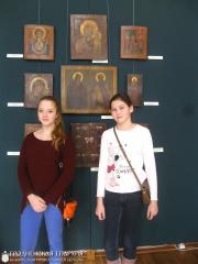 Детская иконописная студия «Покров» посетила выставку старинных икон в Новом замке