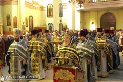 Архиепископ Артемий совершил Литургию Преждеосвященных Даров в храме поселка Красносельский