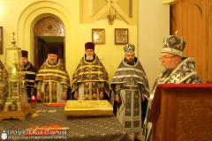 Архиепископ Артемий совершил Литургию Преждеосвященных Даров в храме поселка Красносельский