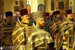 Архиепископ Артемий совершил Литургию Преждеосвященных Даров в храме поселка Красносельский