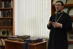 Выстава напрастольных Евангелляў з рызніцы Свята-Пакроўскага кафедральнага сабора