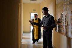 Настоятель Покровского собора освятил рабочие помещения КУП «Телерадиовещательный канал «Гродно Плюс»