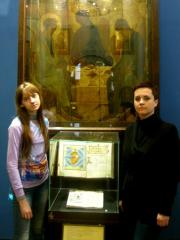 Ученица детской иконописной студии при Покровском соборе Ирина Можджер и руководитель ДИС «Покров» Дарья Калиберда