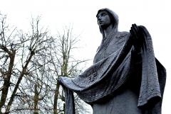 В Великую Пятницу архиепископ Артемий совершил вечерню с чином выноса плащаницы в кафедральном соборе Гродно